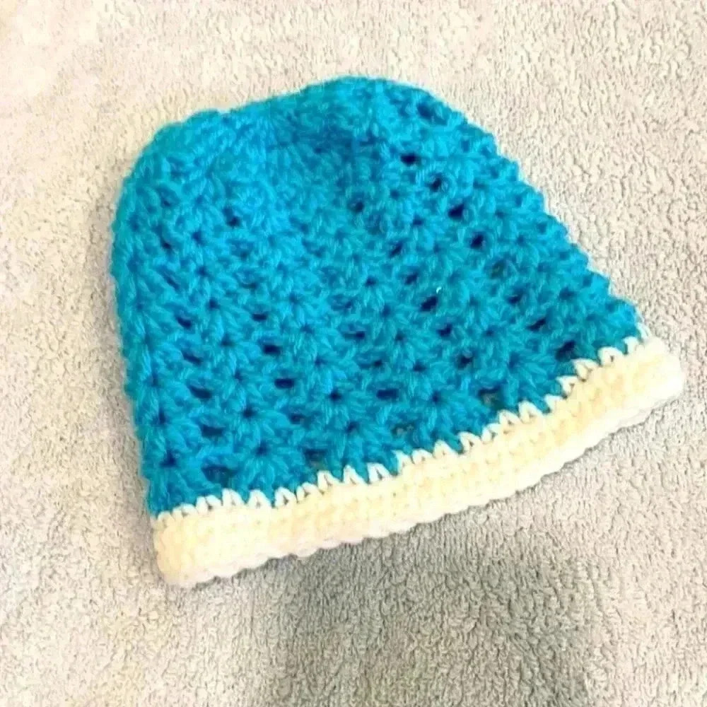 Knit hat - Picture 2 of 5